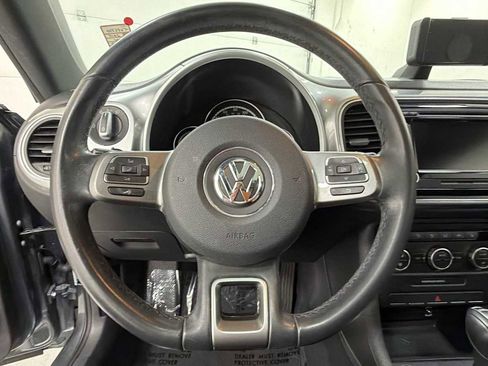 Used 2014 Volkswagen Beetle TDI image 18
