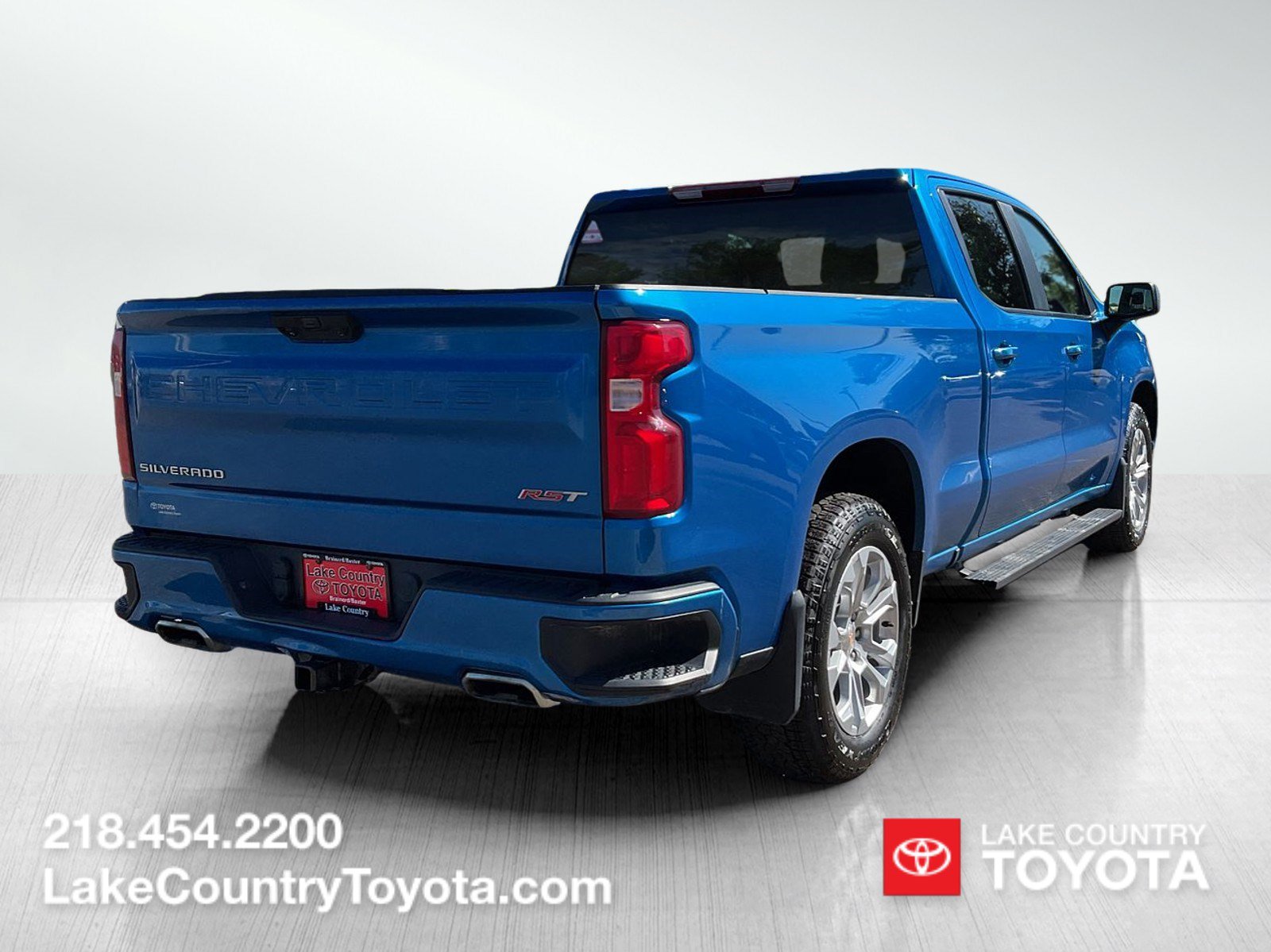 Used 2023 Chevrolet Silverado 1500 RST w/ Z71 Off-Road Package AWD/4WD image 5