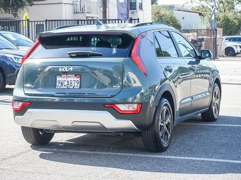 Certified 2025 Kia Niro EX FWD image 10