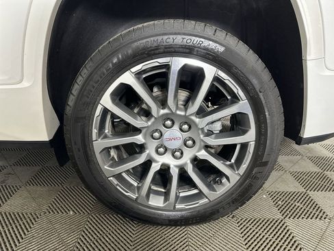 Used 2023 GMC Acadia Denali image 36