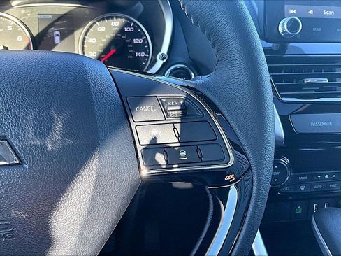 Used 2024 Mitsubishi Eclipse Cross SE image 19