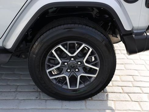 Used 2024 Jeep Wrangler Sahara image 42