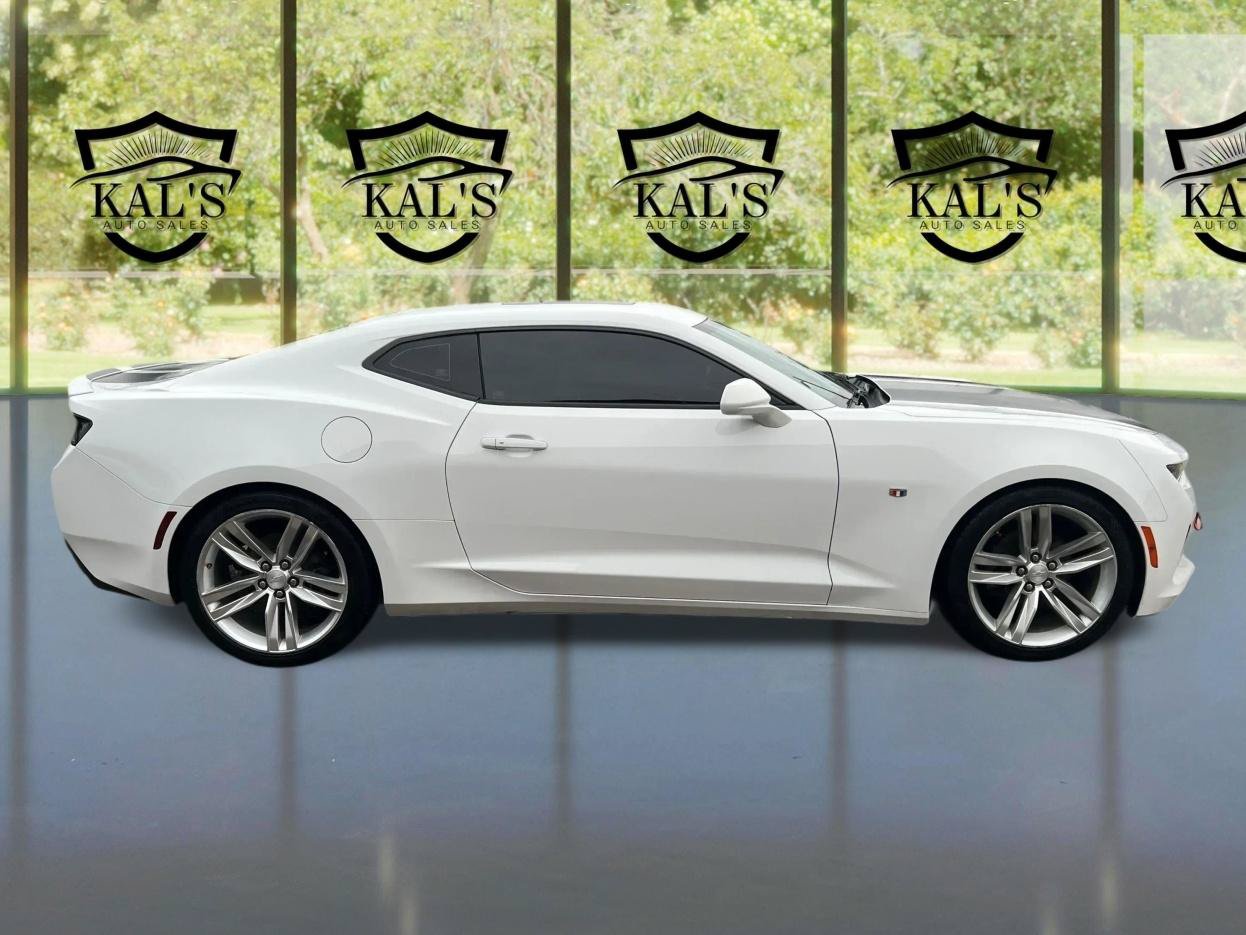 Used 2018 Chevrolet Camaro LT RWD image 4