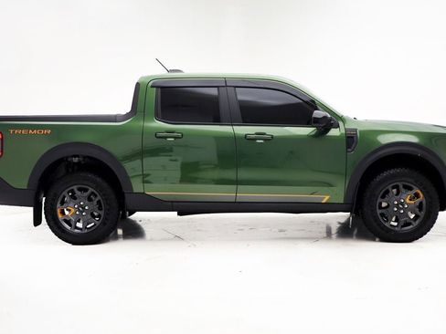 Used 2025 Ford Maverick Tremor image 3