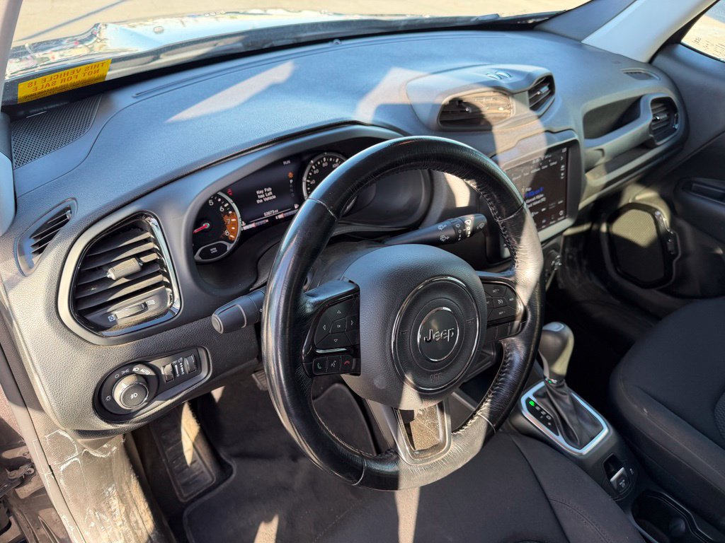 Used 2018 Jeep Renegade Altitude w/ UConnect 8.4 Nav Group FWD image 15