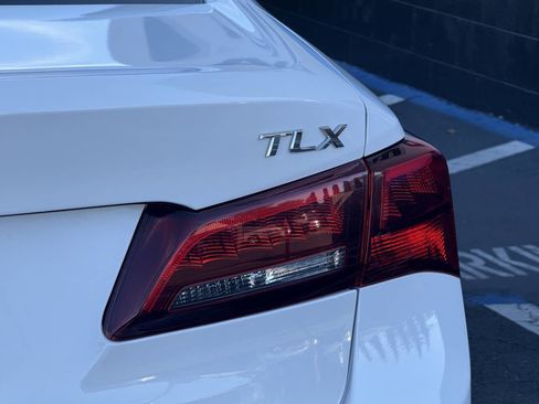 Used 2017 Acura TLX V6 w/ Technology Package image 25
