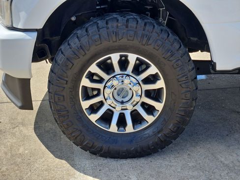 Used 2022 Ford F250 Lariat w/ Lariat Ultimate Package image 11