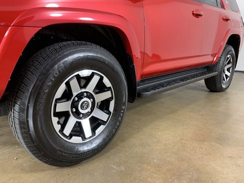 Used 2024 Toyota 4Runner TRD Off-Road Premium AWD/4WD image 2