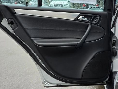 Used 2006 Mercedes-Benz C 230 Sedan image 28