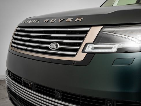 New 2026 Land Rover Range Rover SV image 3