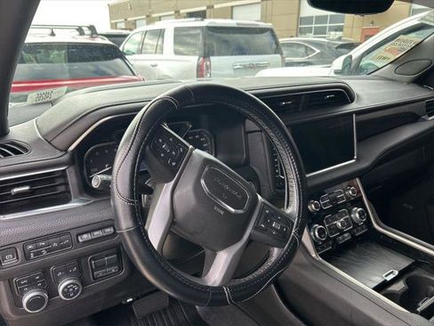 Used 2021 GMC Yukon Denali w/ Denali Premium Package RWD image 14