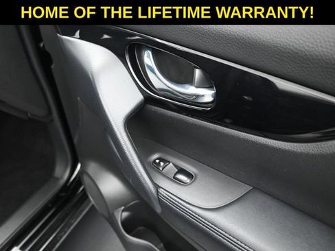 Used 2022 Nissan Rogue Sport SV AWD/4WD image 41