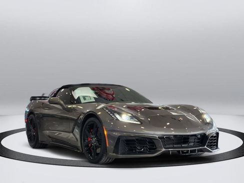 Used 2016 Chevrolet Corvette Stingray Convertible w/ 3LT Preferred Equipment Group RWD image 5