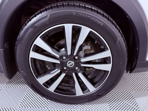 Used 2019 Nissan Kicks SR w/ SR Premium Package image 22