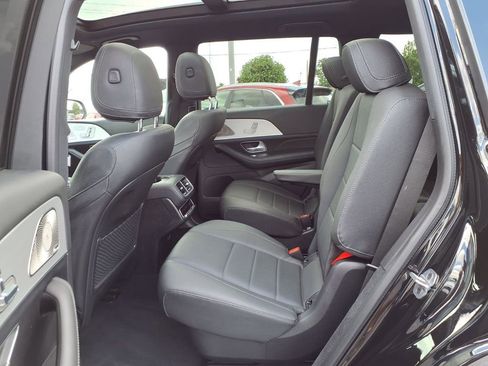 Used 2025 Mercedes-Benz GLS 450 4MATIC image 23