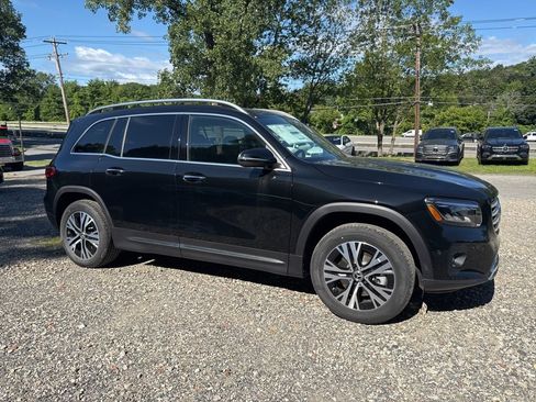 New 2025 Mercedes-Benz GLB 250 4MATIC image 12