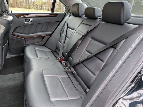 Used 2013 Mercedes-Benz E 350 4MATIC Sedan image 34