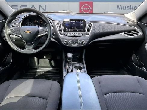 Used 2023 Chevrolet Malibu LT image 7