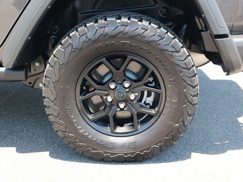 Used 2024 Jeep Wrangler Unlimited AWD/4WD image 10