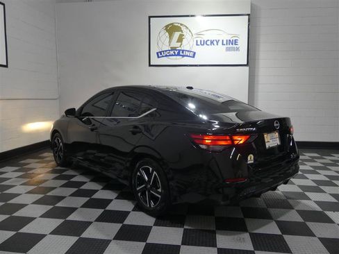 Used 2025 Nissan Sentra SV FWD image 10