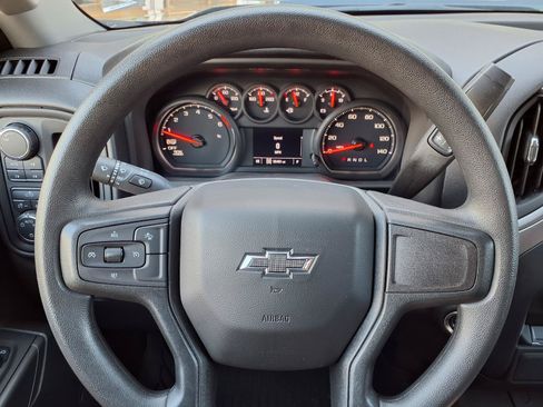 Used 2025 Chevrolet Silverado 1500 Custom Trail Boss AWD/4WD image 17