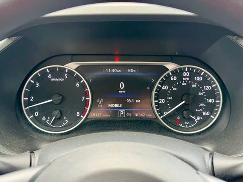 Used 2025 Nissan Sentra SV FWD image 18