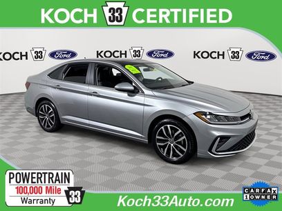 Used 2025 Volkswagen Jetta SE w/ Sunroof Package