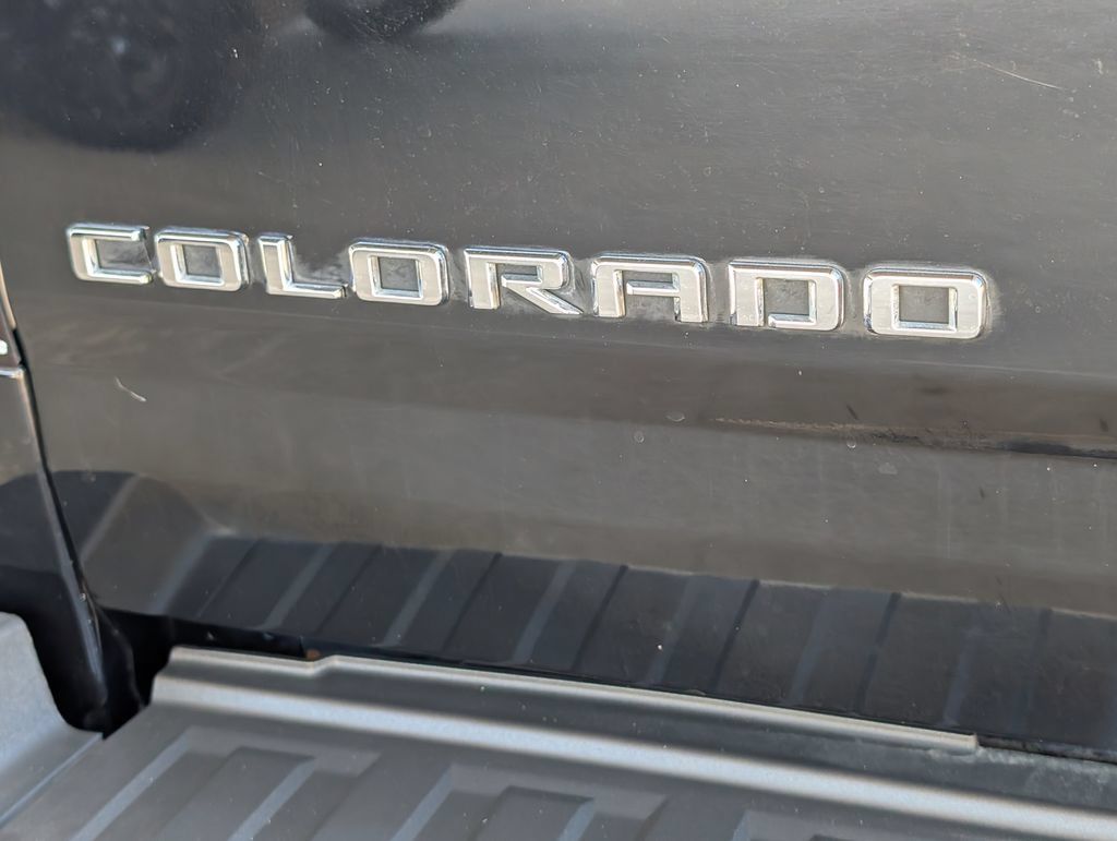 Used 2022 Chevrolet Colorado Z71 w/ Z71 Midnight Edition AWD/4WD image 31