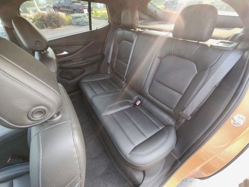 Used 2024 Buick Envista Sport Touring w/ Convenience I Package FWD image 21