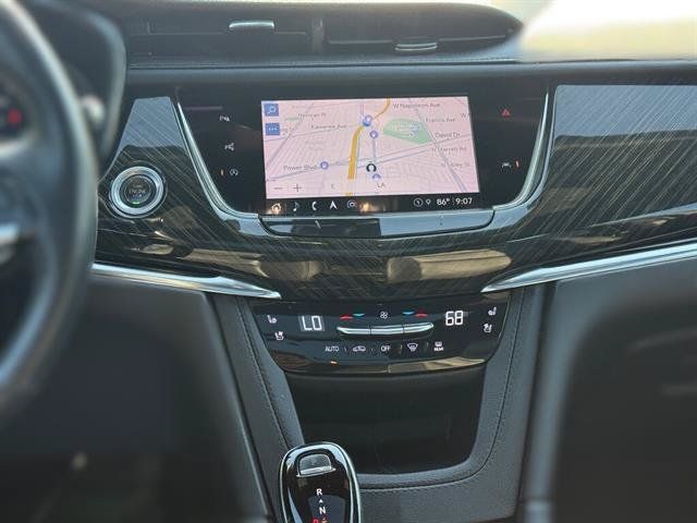 Used 2022 Cadillac XT6 Premium Luxury w/ Technology Package FWD image 13