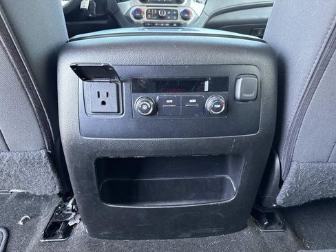 Used 2017 GMC Yukon XL SLE w/ SLE Value Package image 23