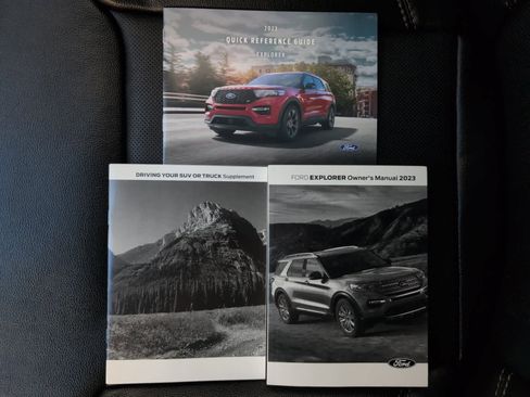 Used 2023 Ford Explorer Limited w/ Limited Technology Package image 34