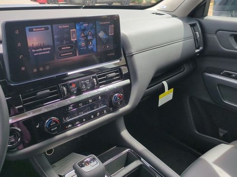 New 2026 Nissan Pathfinder SL w/ SL Premium Package FWD image 22