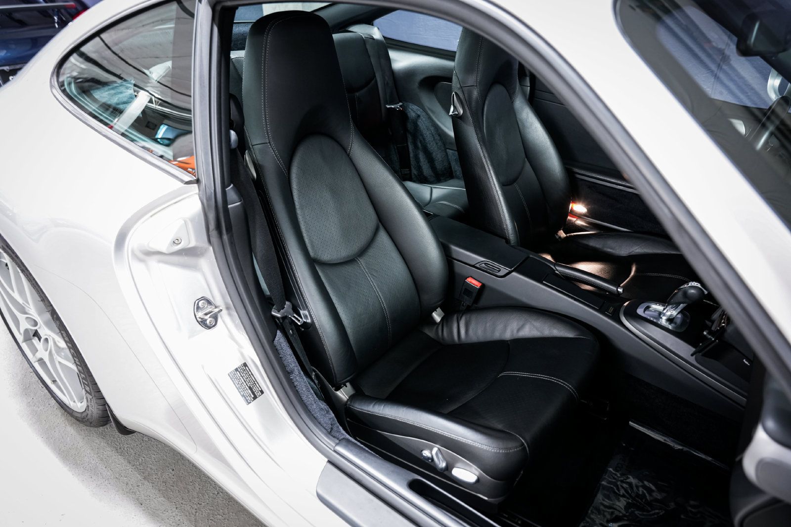 Used 2011 Porsche 911 Carrera RWD image 25