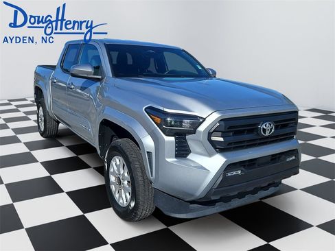 Used 2024 Toyota Tacoma TRD Sport image 7