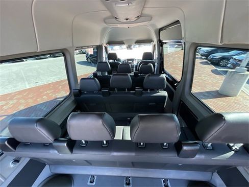 Used 2016 Mercedes-Benz Sprinter 2500 image 32