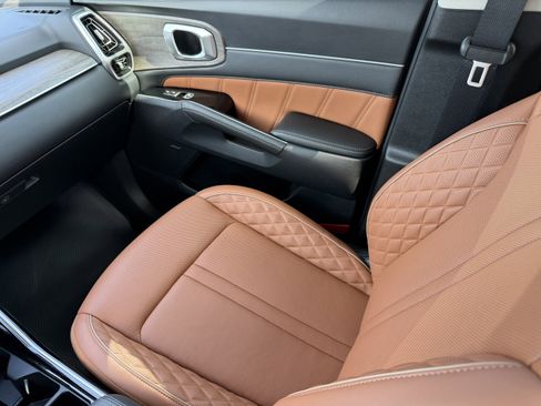 Certified 2023 Kia Sorento SX Prestige image 16