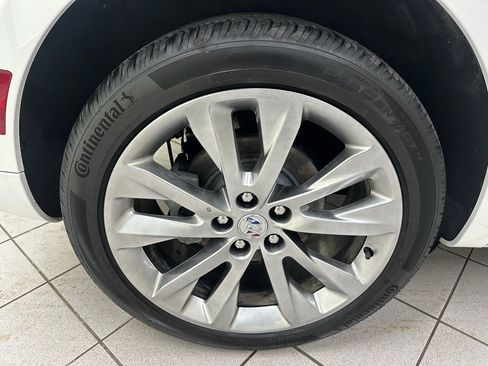 Used 2023 Buick Envision Avenir image 14