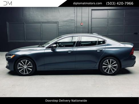 Used 2022 Volvo S60 B5 Momentum AWD/4WD image 4