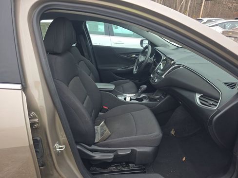 Used 2024 Chevrolet Malibu LT image 23