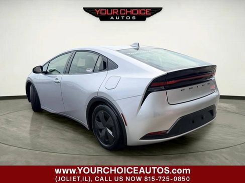 Used 2023 Toyota Prius LE FWD image 3