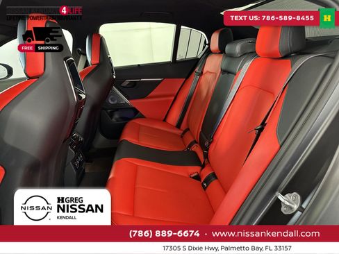 Used 2025 BMW M5 w/ Carbon Package image 26