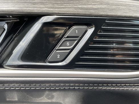 Used 2024 Jeep Wagoneer L Series II w/ Flexible Seating Group RWD image 33