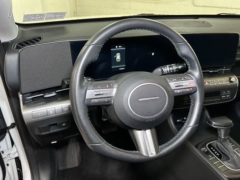 Used 2025 Hyundai Kona SEL image 23