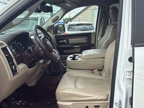 Used 2014 RAM 1500 Laramie image 10