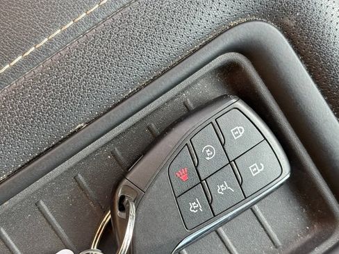 Used 2021 Chevrolet Tahoe Premier AWD/4WD image 23
