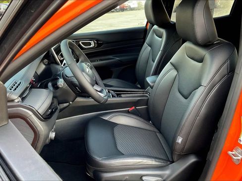 New 2026 Jeep Compass Latitude image 9