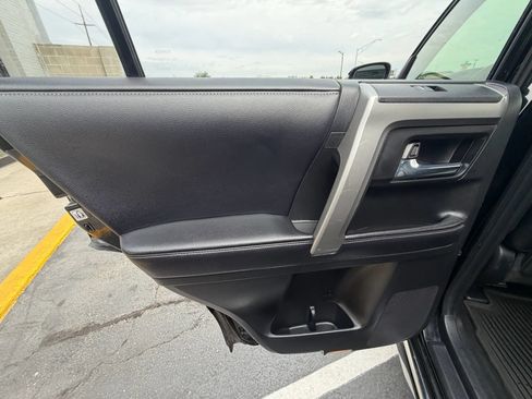Used 2017 Toyota 4Runner Limited AWD/4WD image 19