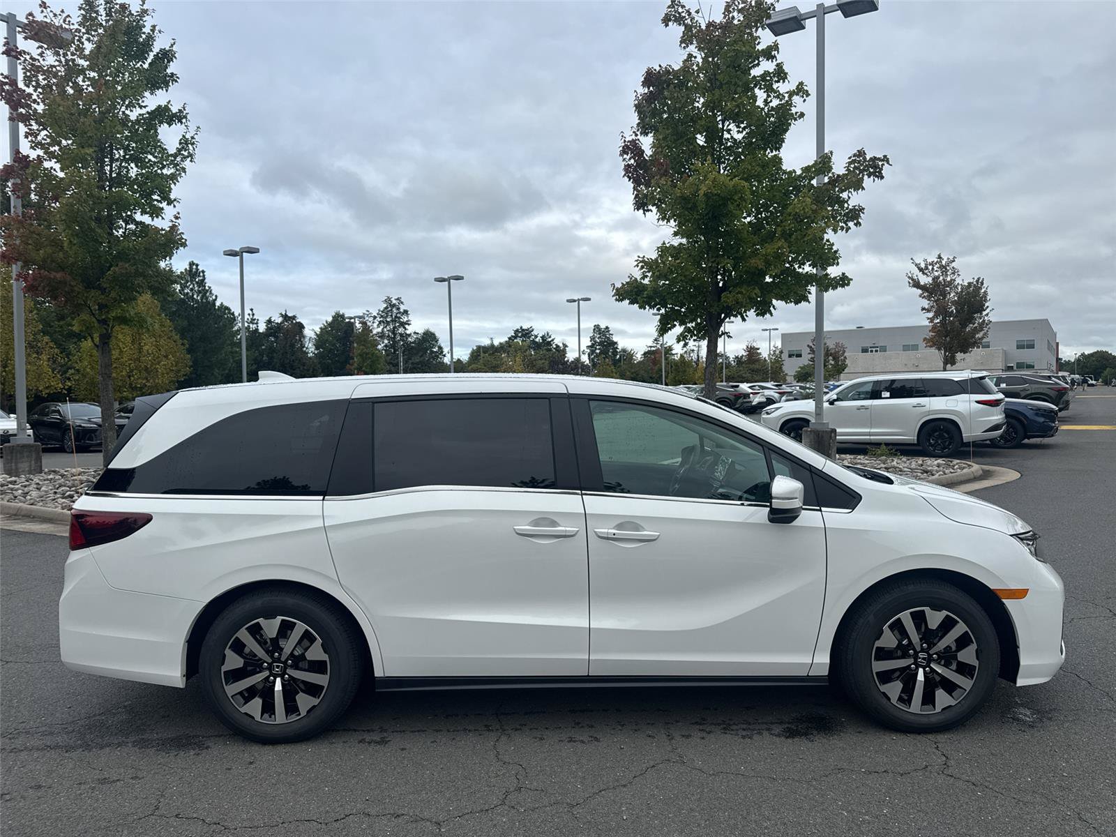 New 2027 Honda Odyssey EX-L image 8