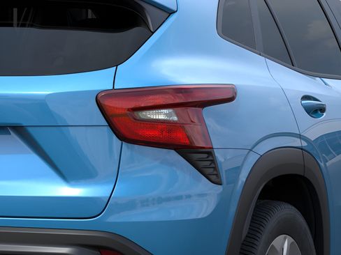 Used 2026 Chevrolet Trax LS FWD image 11